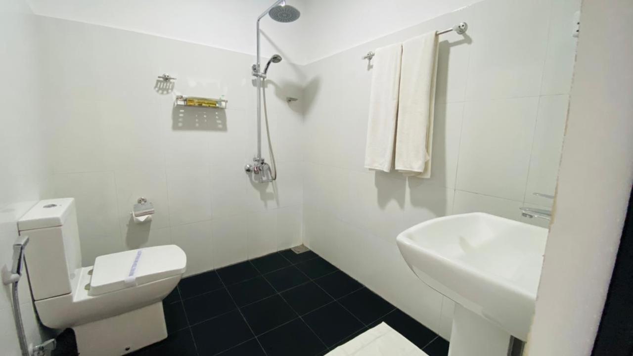 Onestar Ella Hotel Bagian luar foto